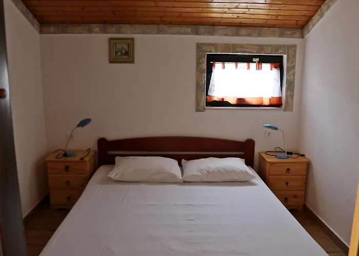 Dom wakacyjny Seaside Family Friendly House With A Swimming Pool Cove Ladjin - Landjin, Pasman - 20394
