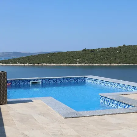 Seaside Family Friendly House With A Swimming Pool Cove Ladjin - Landjin, Pasman - 20394